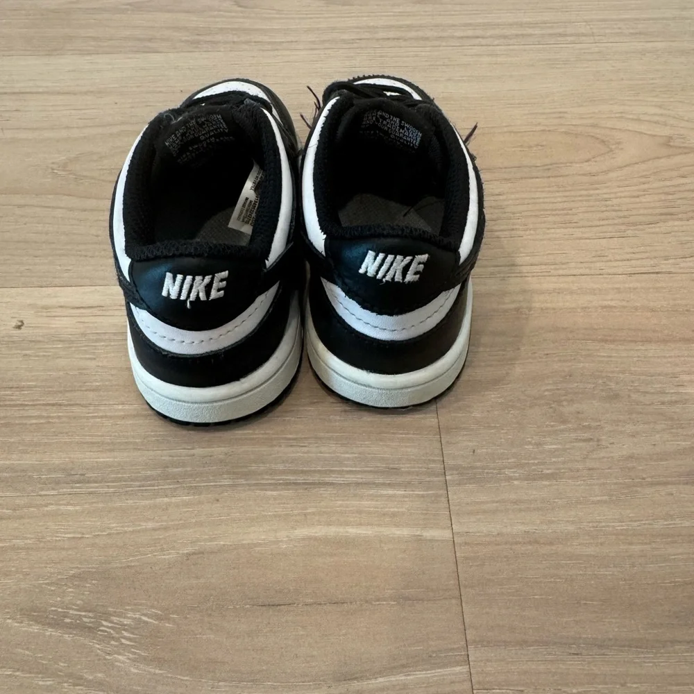 Nike Kids Black and White Sneakers - Picture 2 of 6